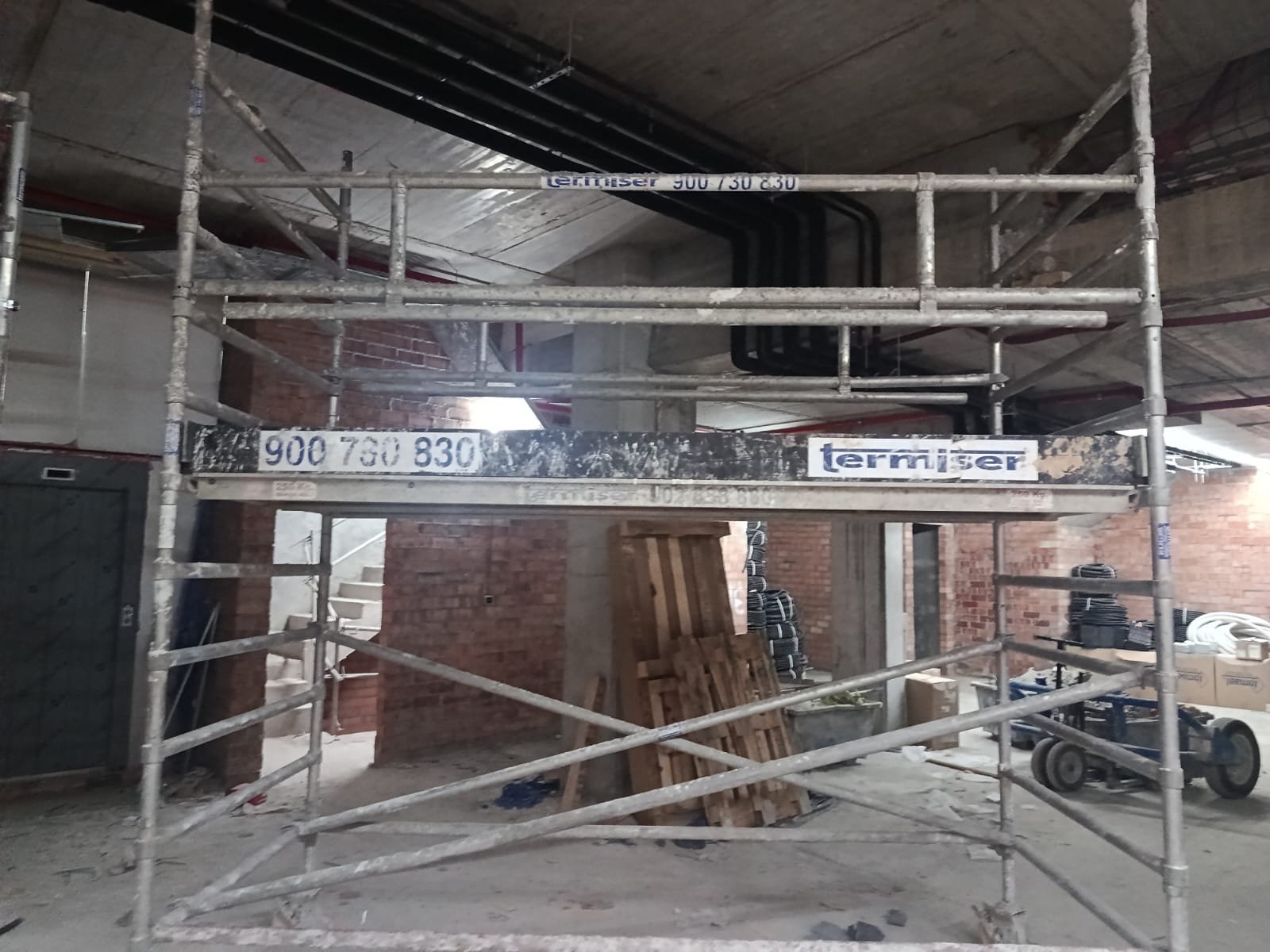 Proyecto de Ejecución 15 Viviendas y Hostal