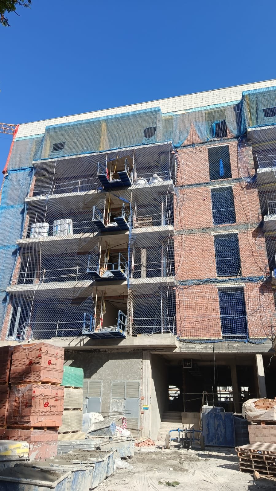 Proyecto de Ejecución 15 Viviendas y Hostal